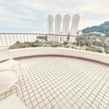 Romantic Couple Suite + Beach-Front Balcony ทานจุงบุงาห์ ภายนอก รูปภาพ