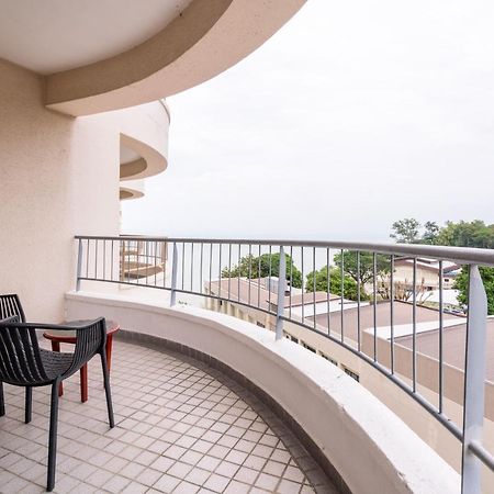 Romantic Couple Suite + Beach-Front Balcony ทานจุงบุงาห์ ภายนอก รูปภาพ