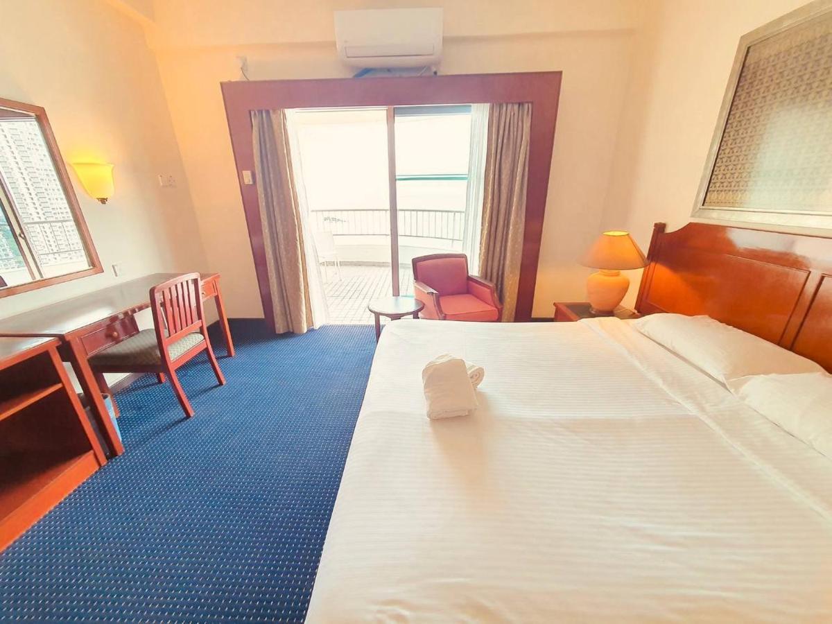 Romantic Couple Suite + Beach-Front Balcony ทานจุงบุงาห์ ภายนอก รูปภาพ