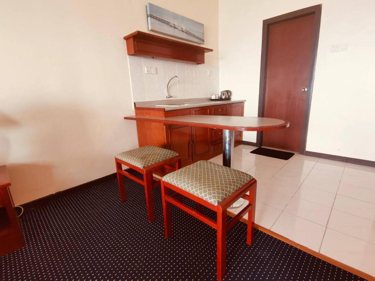 Romantic Couple Suite + Beach-Front Balcony ทานจุงบุงาห์ ภายนอก รูปภาพ