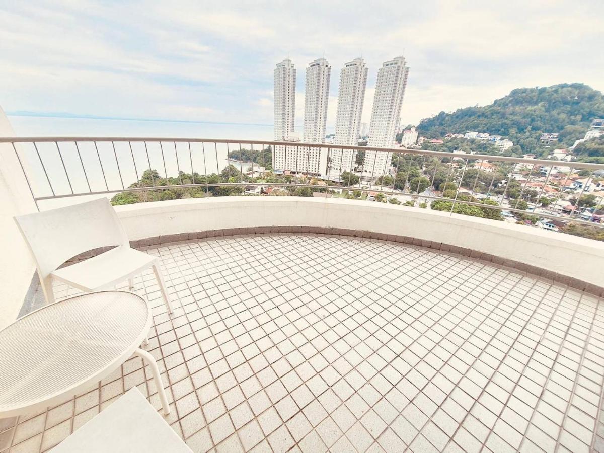 Romantic Couple Suite + Beach-Front Balcony ทานจุงบุงาห์ ภายนอก รูปภาพ