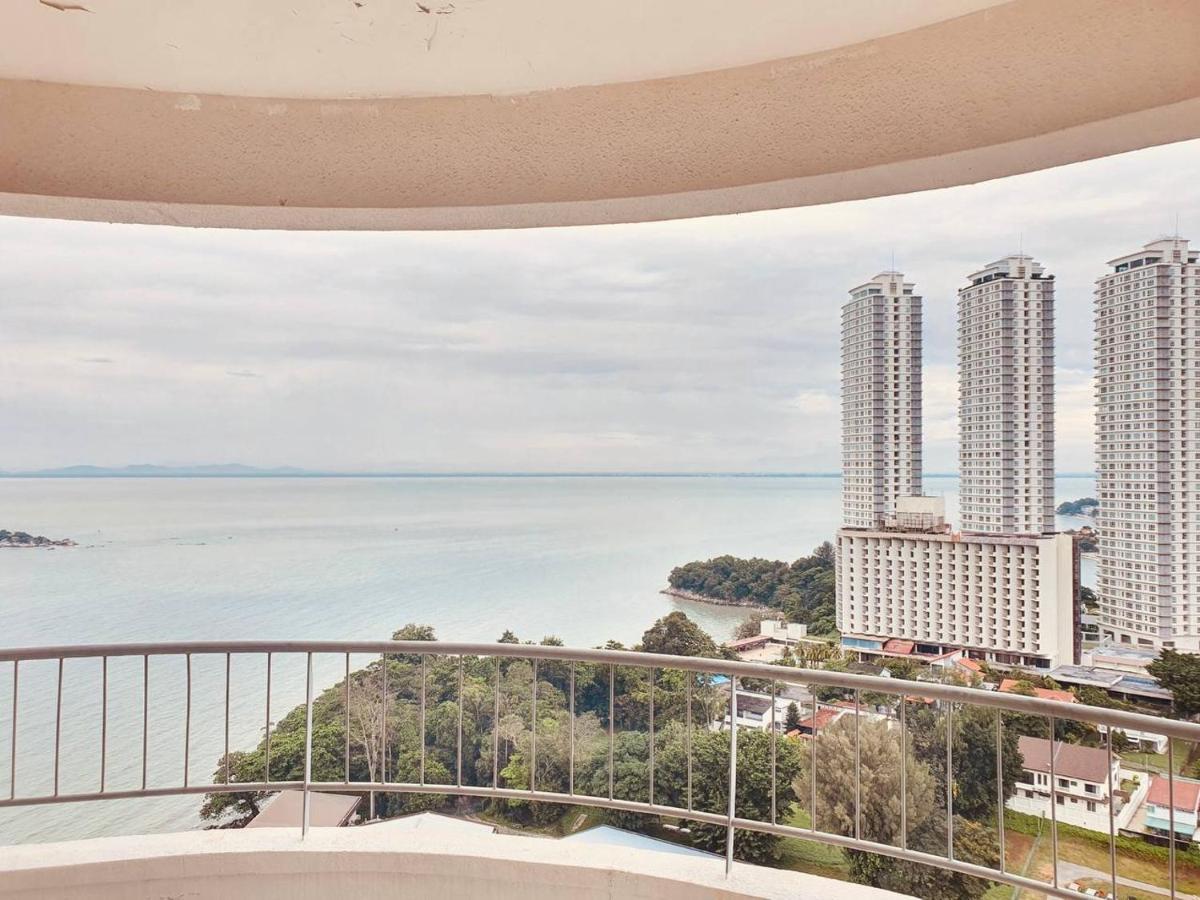Romantic Couple Suite + Beach-Front Balcony ทานจุงบุงาห์ ภายนอก รูปภาพ