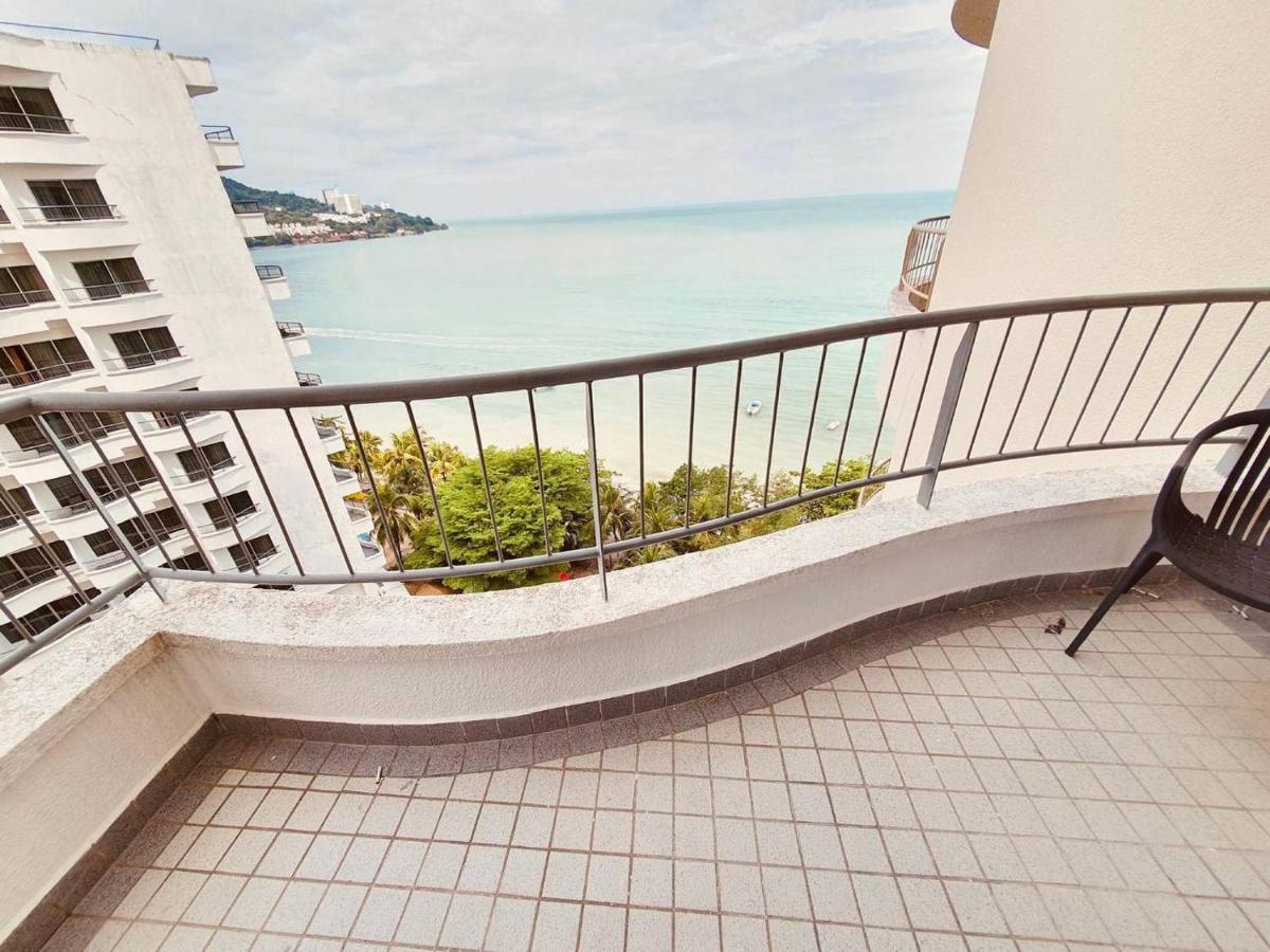 Romantic Couple Suite + Beach-Front Balcony ทานจุงบุงาห์ ภายนอก รูปภาพ