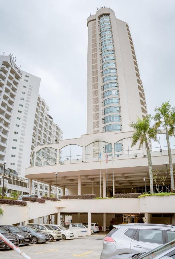 Romantic Couple Suite + Beach-Front Balcony ทานจุงบุงาห์ ภายนอก รูปภาพ
