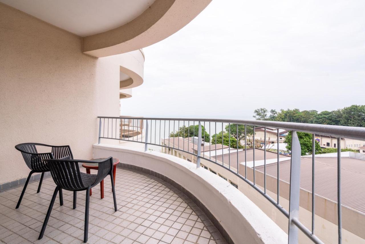 Romantic Couple Suite + Beach-Front Balcony ทานจุงบุงาห์ ภายนอก รูปภาพ