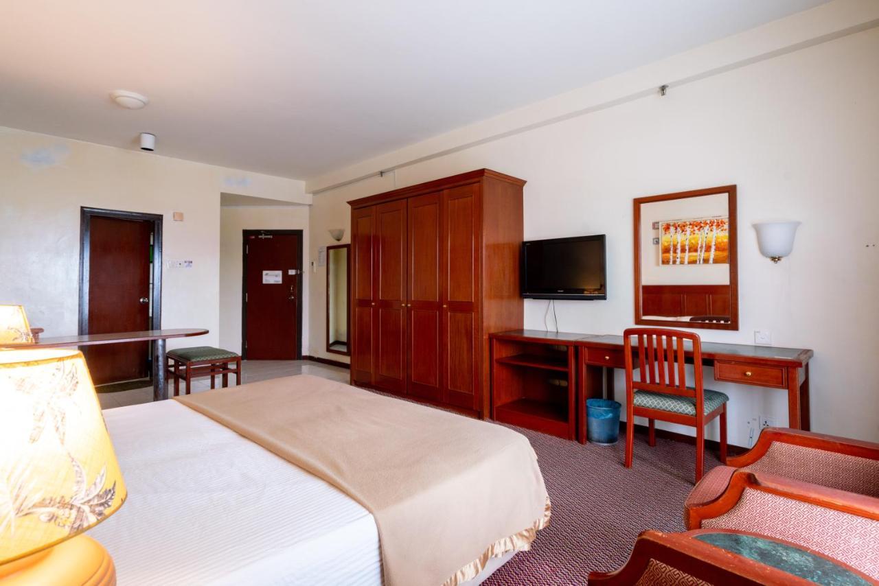 Romantic Couple Suite + Beach-Front Balcony ทานจุงบุงาห์ ภายนอก รูปภาพ