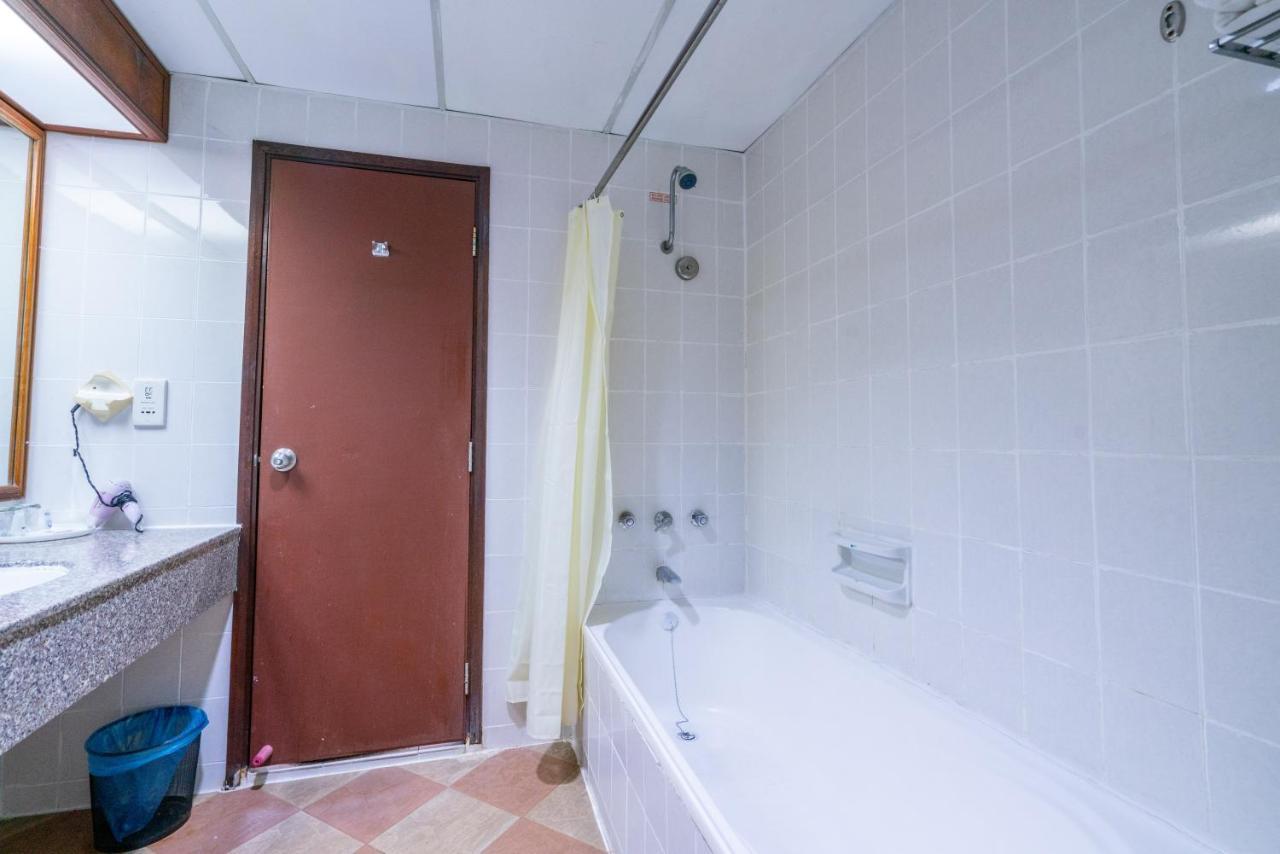 Romantic Couple Suite + Beach-Front Balcony ทานจุงบุงาห์ ภายนอก รูปภาพ