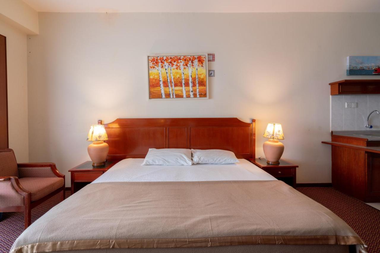 Romantic Couple Suite + Beach-Front Balcony ทานจุงบุงาห์ ภายนอก รูปภาพ
