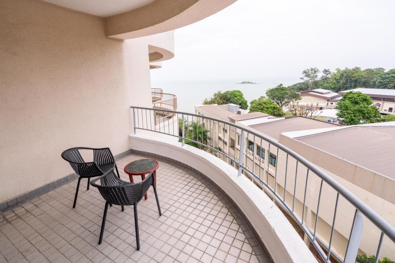Romantic Couple Suite + Beach-Front Balcony ทานจุงบุงาห์ ภายนอก รูปภาพ