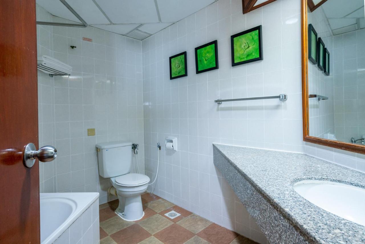 Romantic Couple Suite + Beach-Front Balcony ทานจุงบุงาห์ ภายนอก รูปภาพ