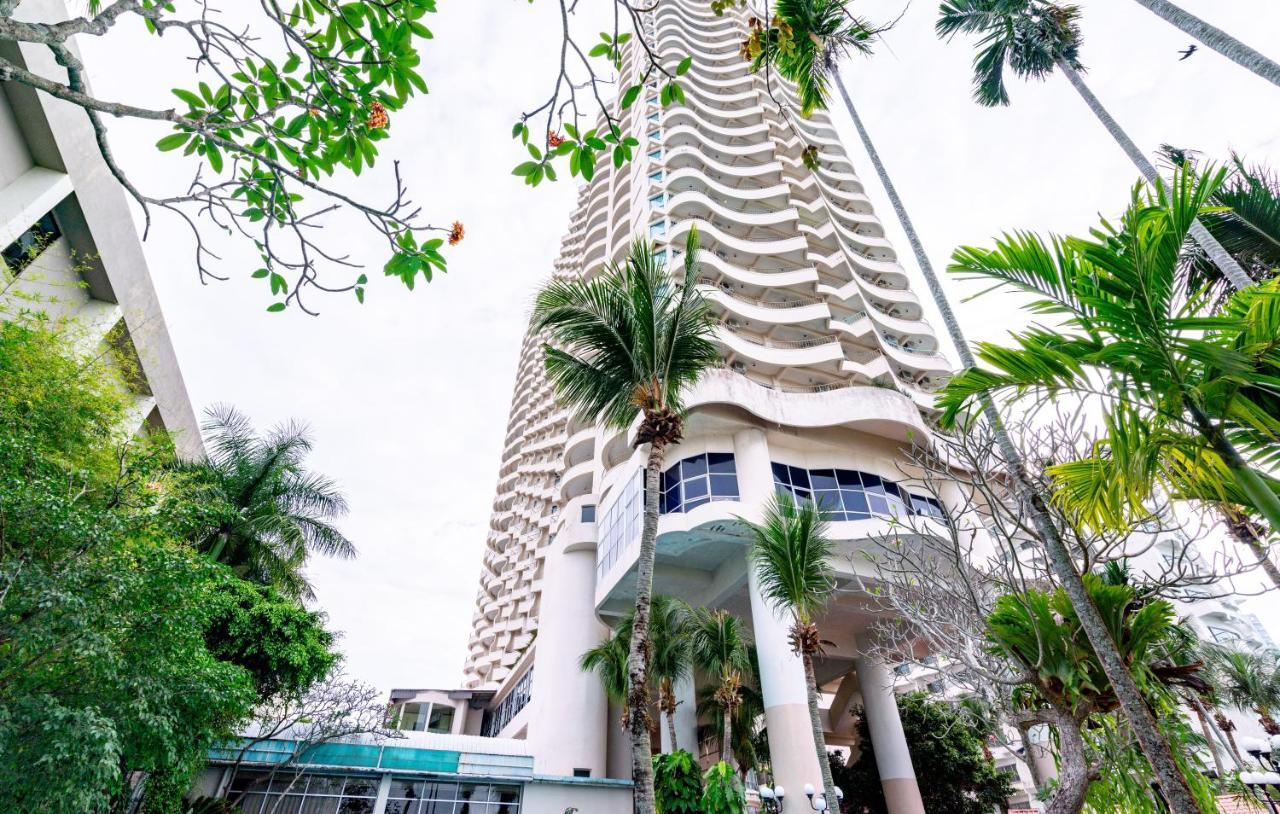 Romantic Couple Suite + Beach-Front Balcony ทานจุงบุงาห์ ภายนอก รูปภาพ