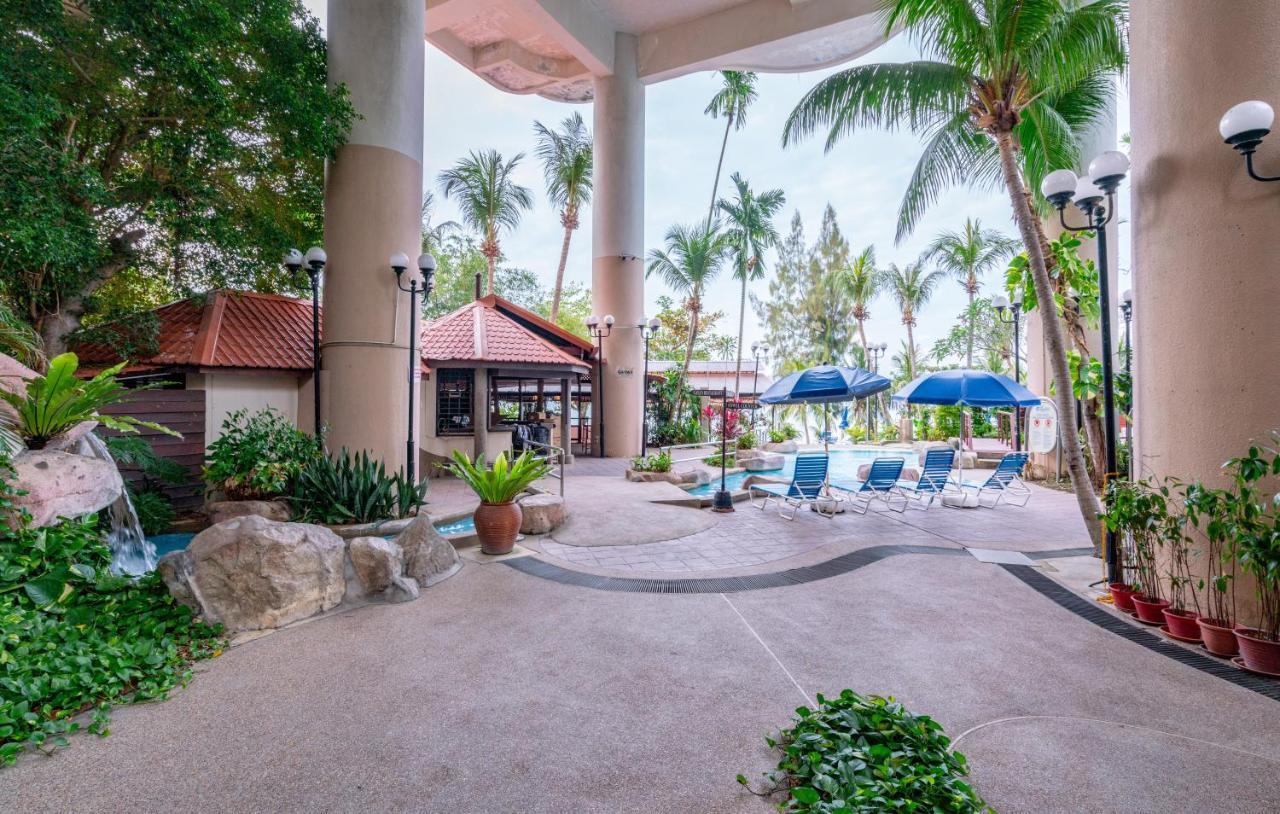 Romantic Couple Suite + Beach-Front Balcony ทานจุงบุงาห์ ภายนอก รูปภาพ